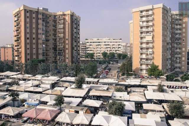 Bari, il gioved� appuntamento fisso: caccia all'affare nel mercato di via Salvemini